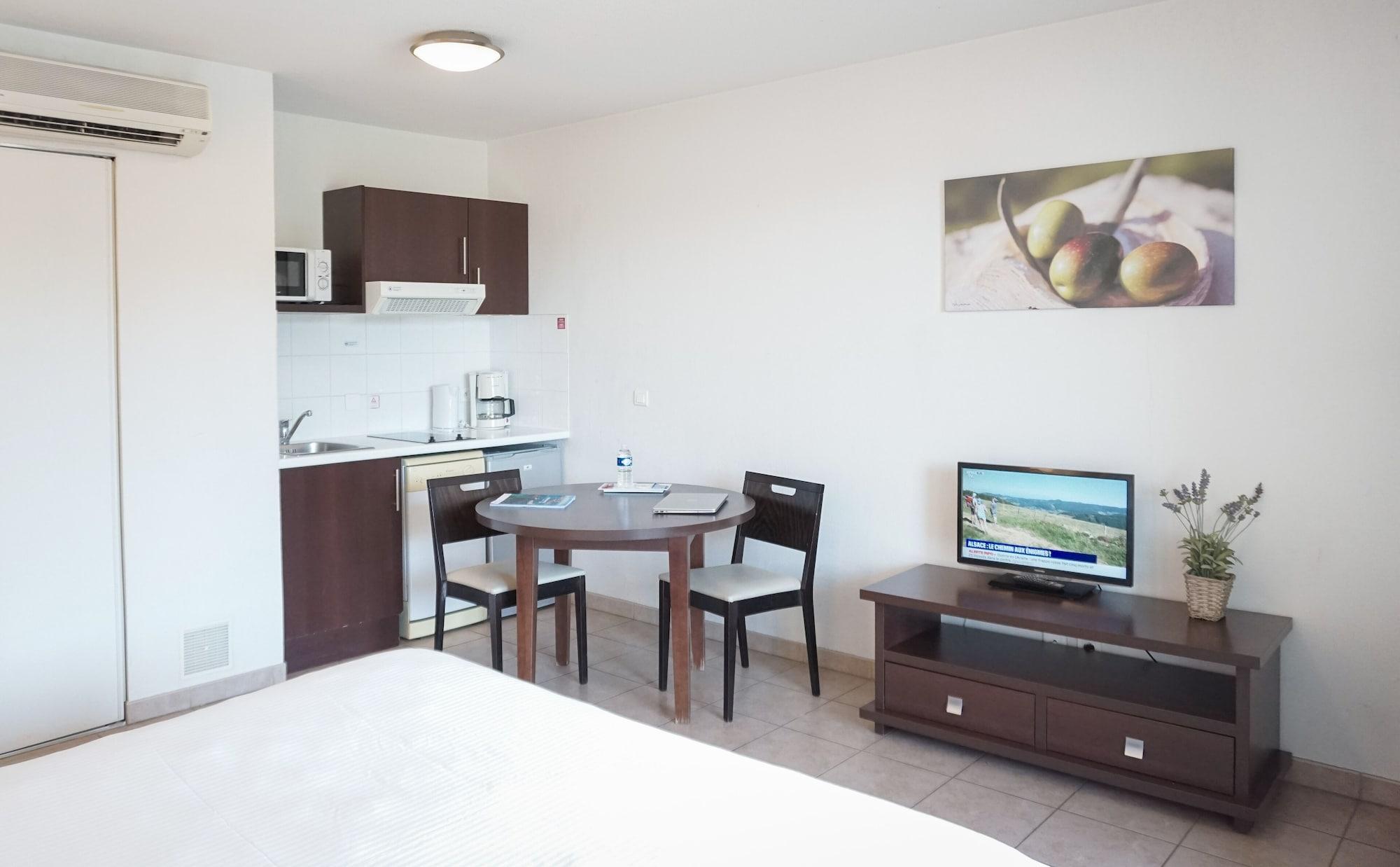 Hotel Zenitude Hôtel-résidences Toulon Six Fours 3*