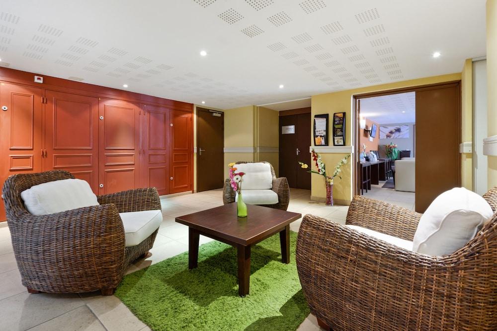 Zenitude Hôtel-résidences Toulon Six Fours Hotel