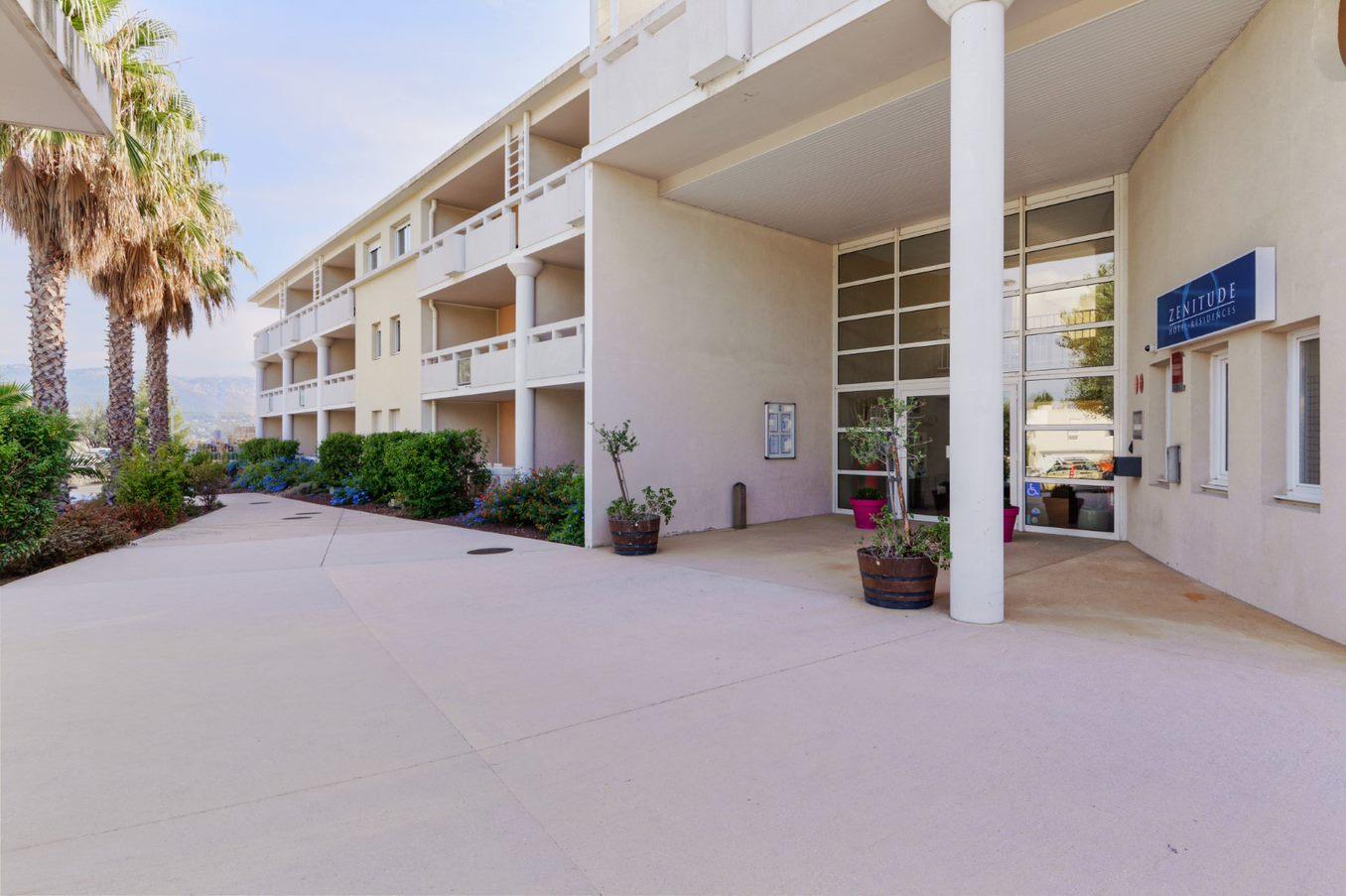 Zenitude Hôtel-résidences Toulon Six Fours 3*
