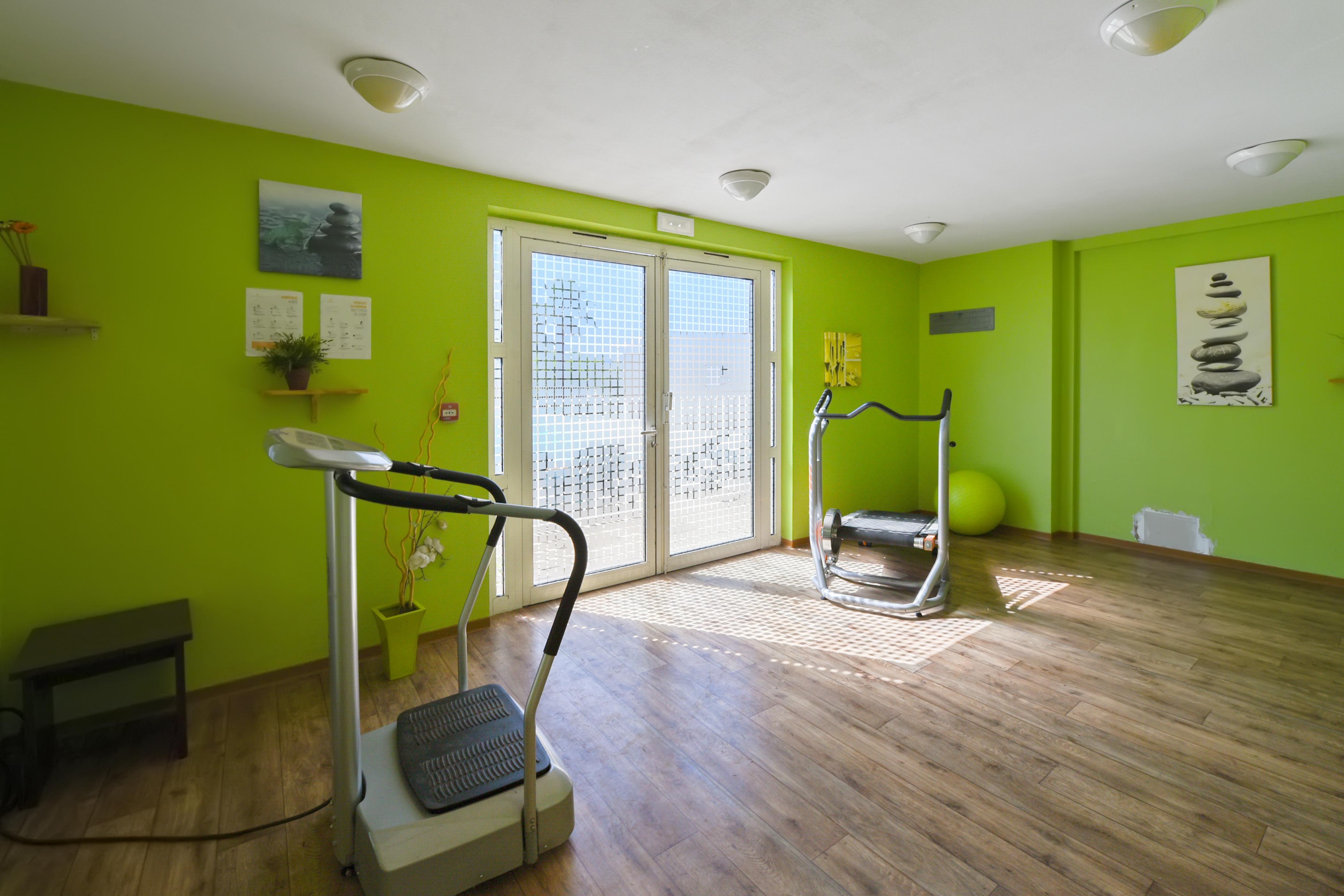 Zenitude Hôtel-résidences Toulon Six Fours Hotel 3*