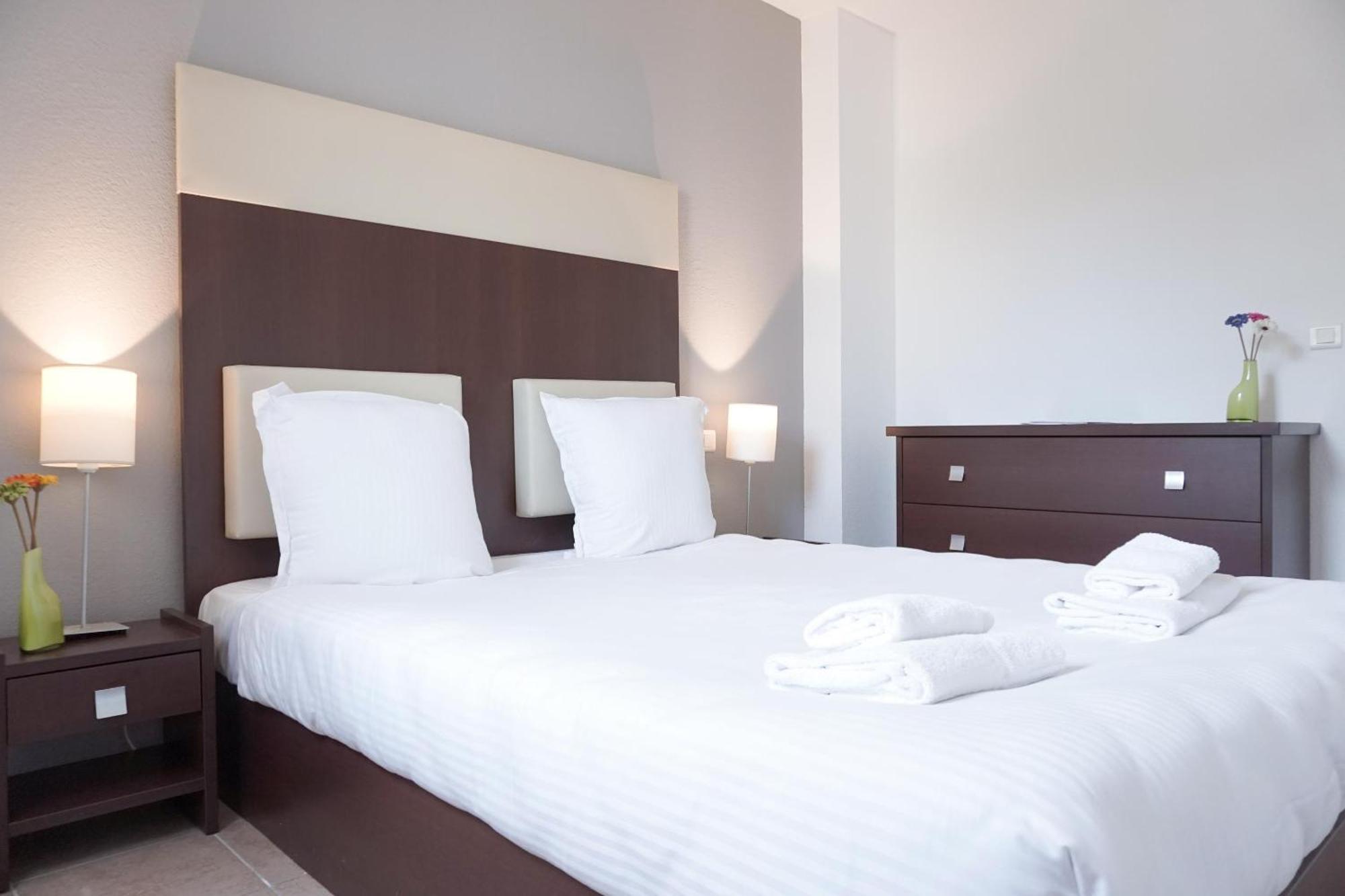 Zenitude Hôtel-résidences Toulon Six Fours 3*