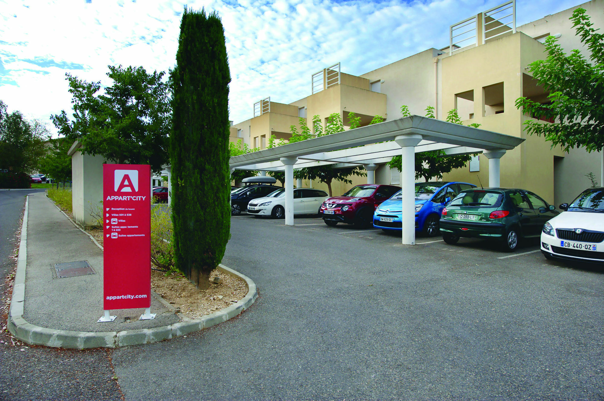 Zenitude Hôtel-résidences Toulon Six Fours 3*