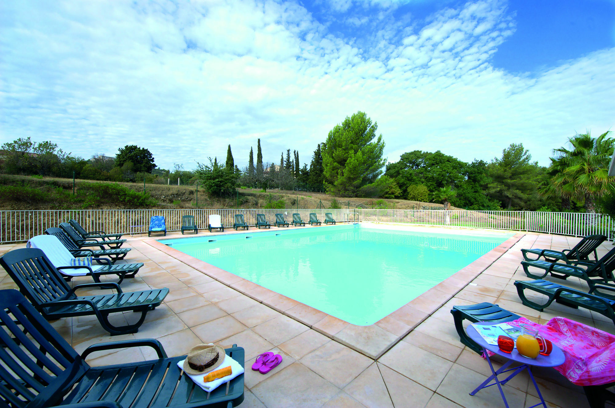Zenitude Hôtel-résidences Toulon Six Fours Hotel 3*