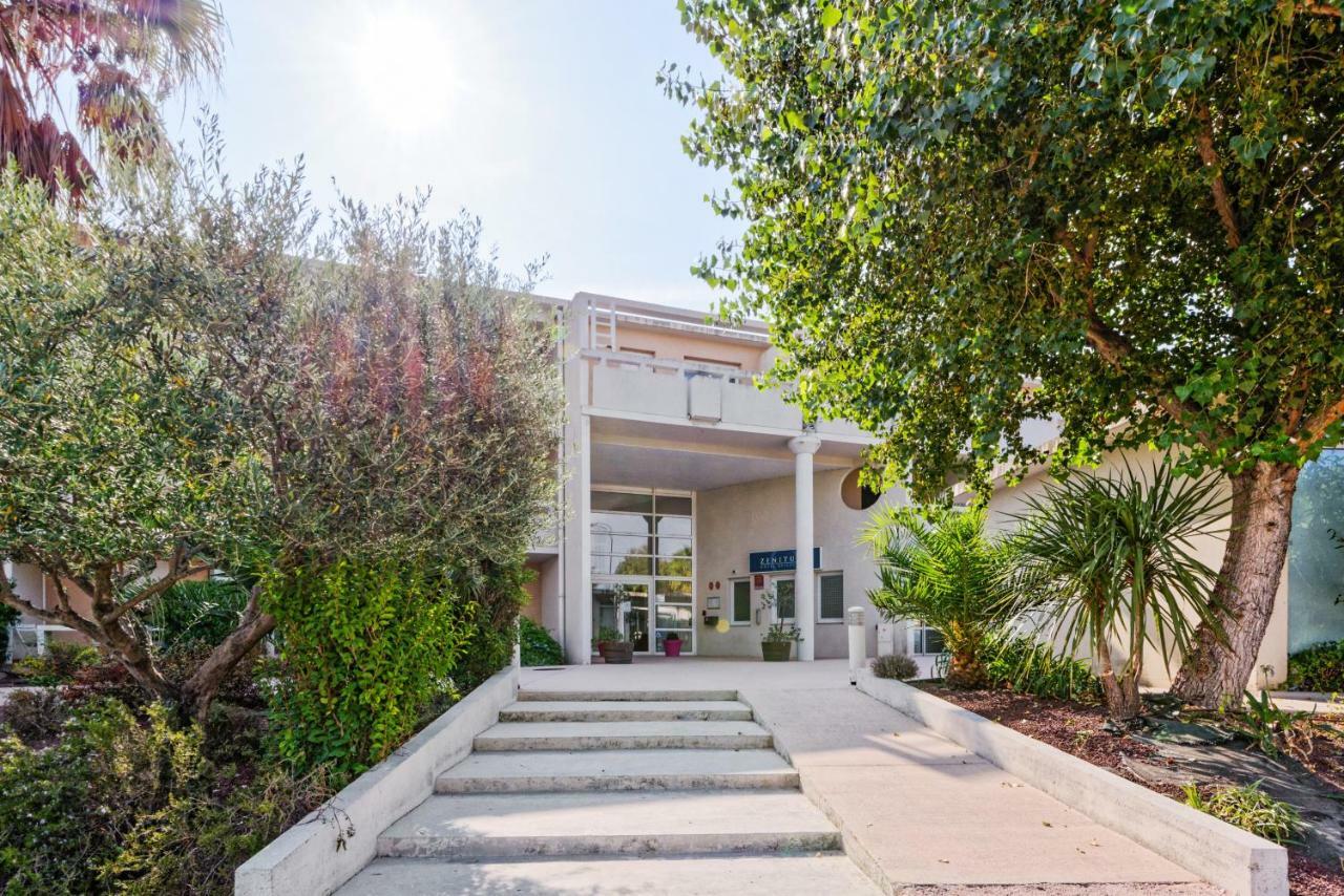 Hotel Zenitude Hôtel-résidences Toulon Six Fours 3*